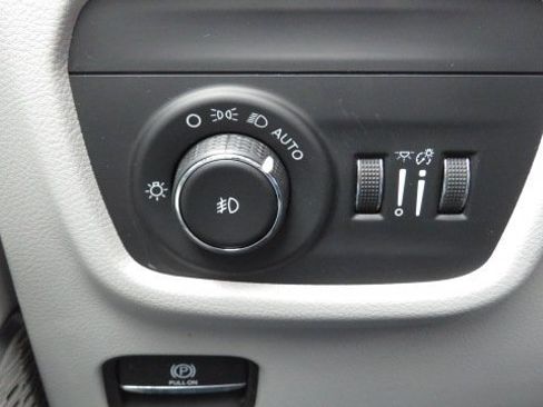 Used 2022 Jeep Grand Cherokee Overland image 26