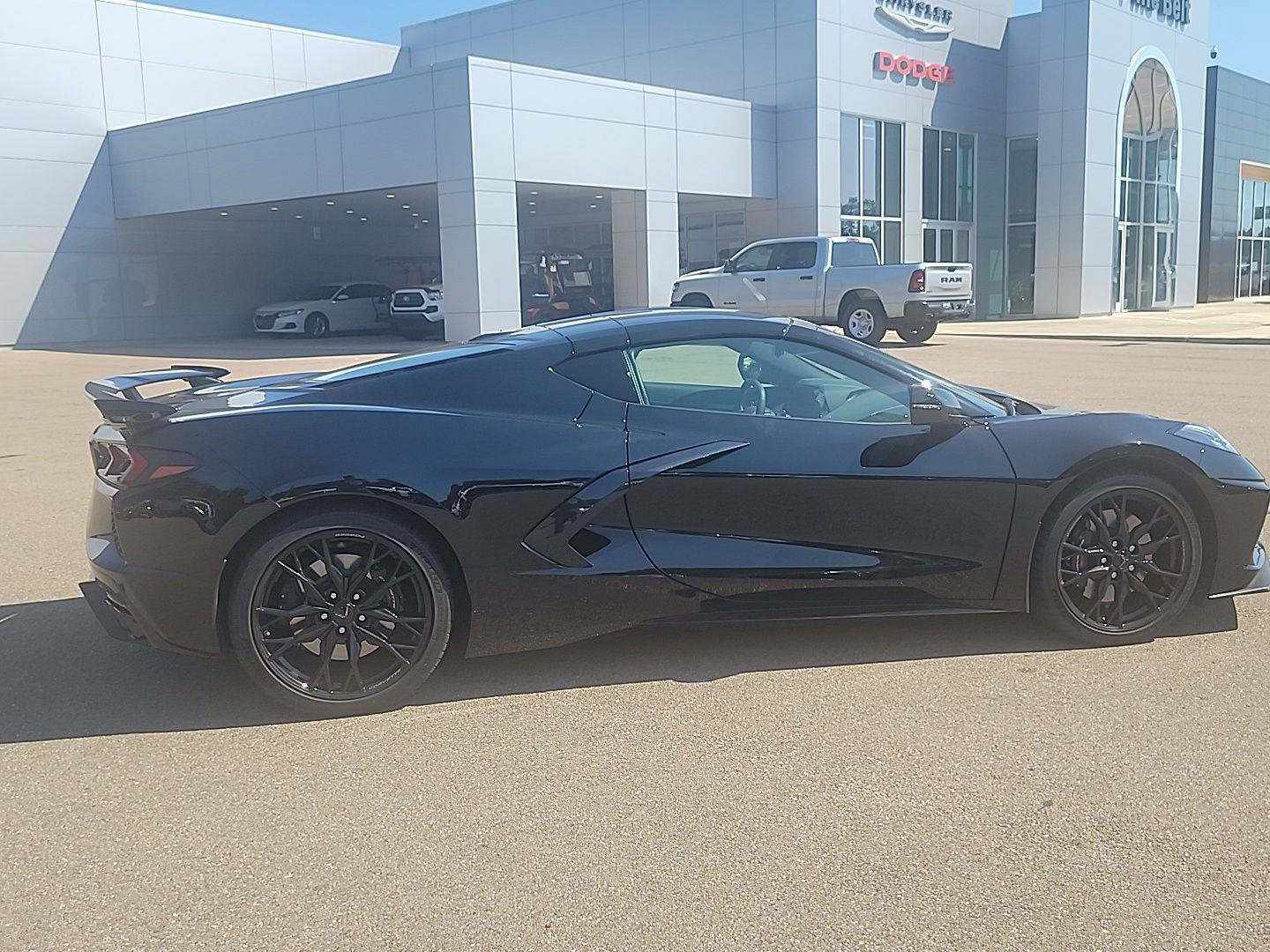 Used 2025 Chevrolet Corvette Stingray Preferred Cpe w/ Z51 Performance Package RWD image 19