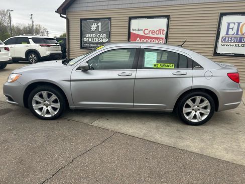 Used 2013 Chrysler 200 LX FWD image 8