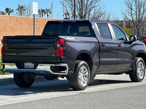Used 2022 Chevrolet Silverado 1500 LT AWD/4WD image 4