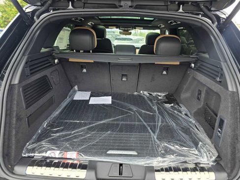 New 2026 Land Rover Range Rover Sport Dynamic SE AWD/4WD image 17