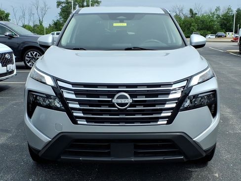 Used 2024 Nissan Rogue SV FWD image 32