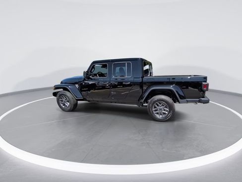 New 2025 Jeep Gladiator Sport image 5