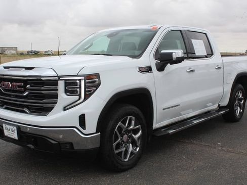 Used 2024 GMC Sierra 1500 SLT w/ SLT Premium Plus Package AWD/4WD image 9