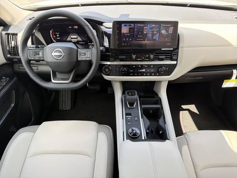 Used 2026 Nissan Pathfinder SL AWD/4WD image 5