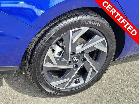 Certified 2025 Hyundai Elantra Sport image 21