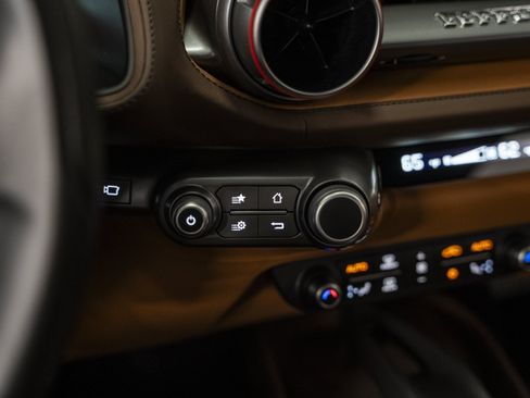 Used 2019 Ferrari 812 Superfast RWD image 39