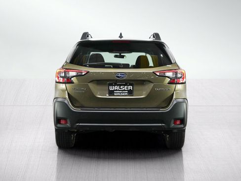 Used 2025 Subaru Outback Premium AWD/4WD image 4