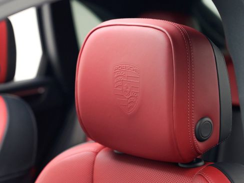 Used 2022 Porsche Macan S image 19