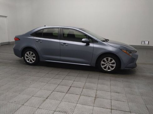Used 2020 Toyota Corolla LE FWD image 11