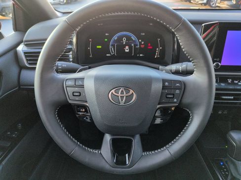 Used 2026 Toyota Camry SE w/ Convenience Package FWD image 14