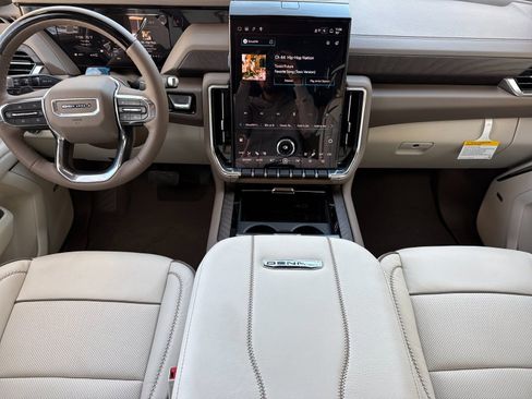 New 2026 GMC Yukon Denali w/ Denali Reserve Package image 14