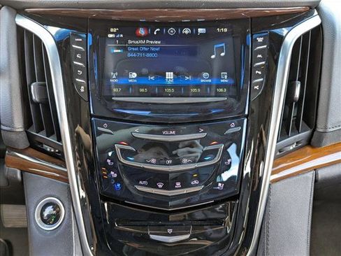 Used 2019 Cadillac Escalade Premium Luxury image 14