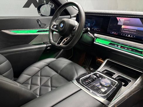 Used 2025 BMW 740i w/ Premium Package image 88