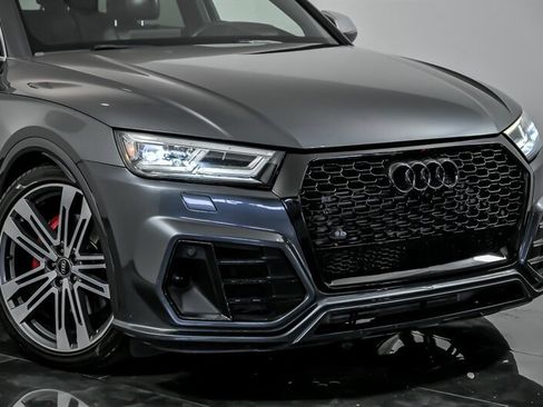 Used 2018 Audi SQ5 Prestige w/ Prestige Package image 2