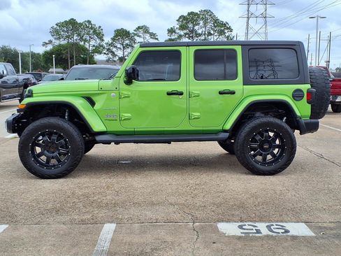 Used 2019 Jeep Wrangler Unlimited Sahara AWD/4WD image 25