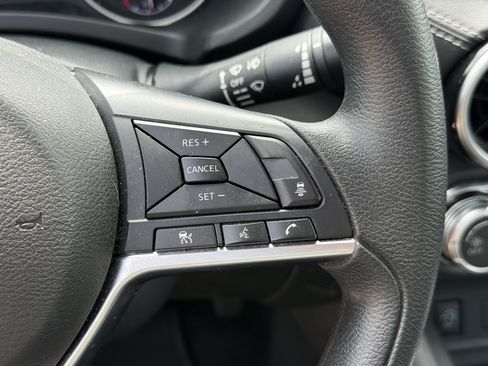 Used 2024 Nissan Sentra SV FWD image 14
