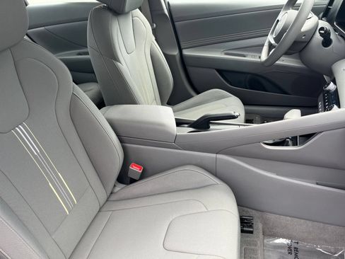 Used 2026 Hyundai Elantra Sport FWD image 41