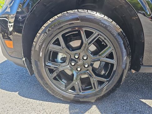 Used 2025 Ford Maverick Lariat w/ Black Appearance Package image 32