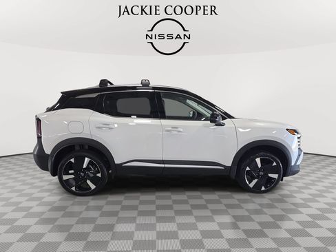 New 2026 Nissan Kicks SR w/ Cold Weather Package AWD/4WD image 4