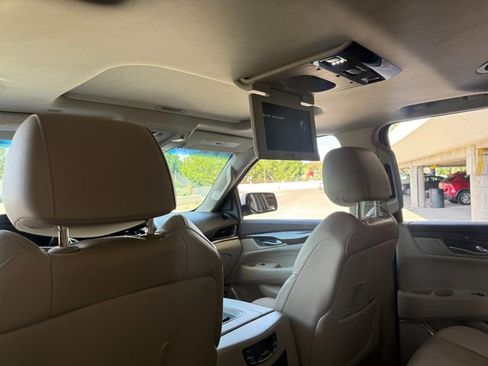 Used 2015 Cadillac Escalade Premium image 26