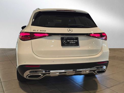 Used 2025 Mercedes-Benz GLC 300 image 4