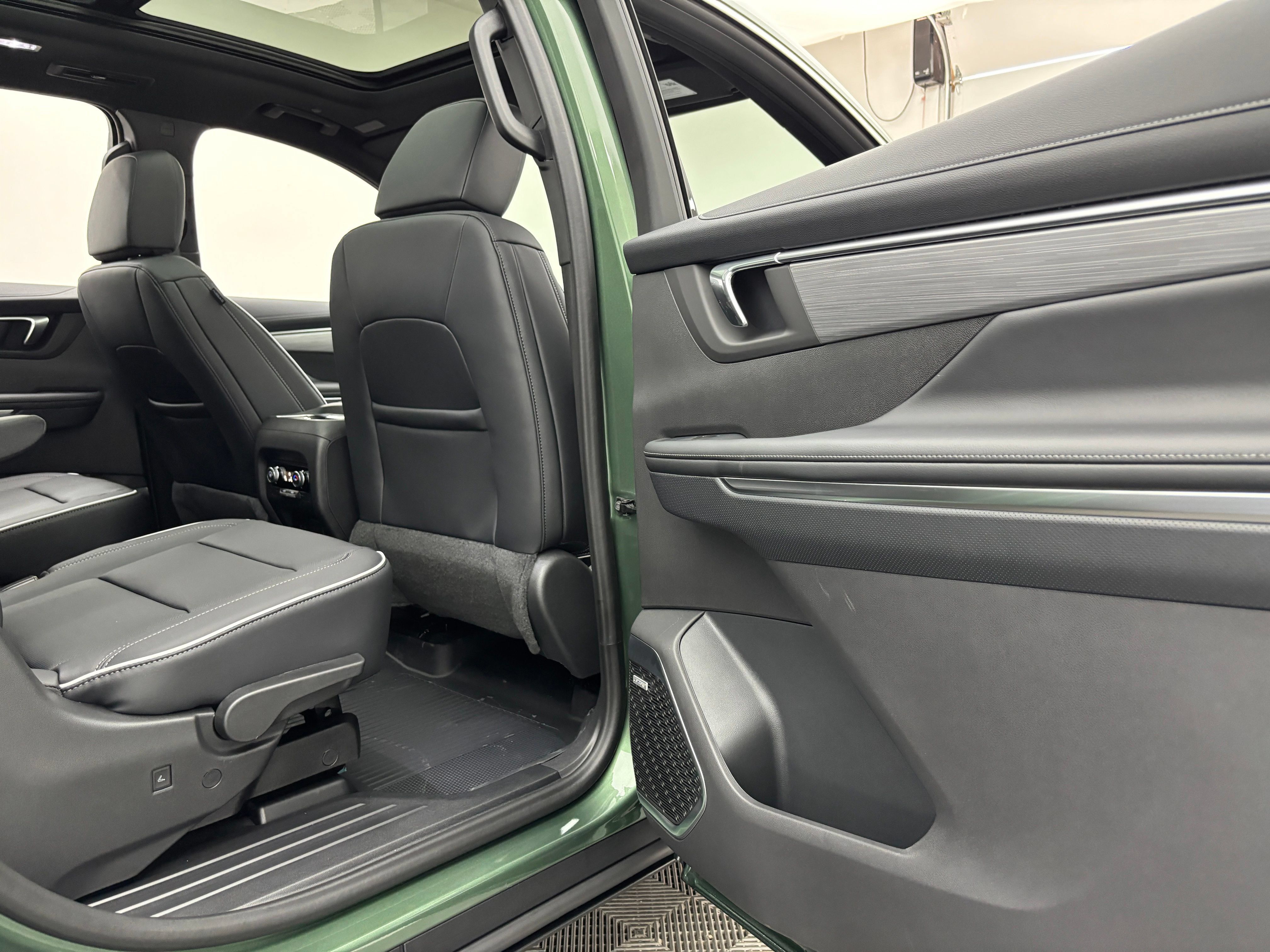 New 2027 Buick Enclave Preferred w/ Power Package AWD/4WD image 40