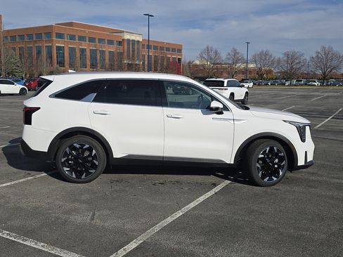 New 2026 Kia Sorento EX w/ EX Premium Package FWD image 19