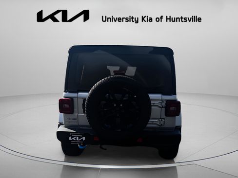 Used 2022 Jeep Wrangler Unlimited Sahara w/ Cold Weather Group image 4