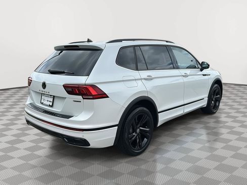 Used 2024 Volkswagen Tiguan SE R-Line AWD/4WD image 5