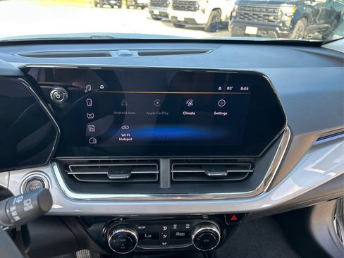 Used 2026 Chevrolet Trax LT FWD image 14
