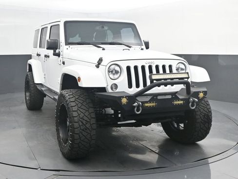 Used 2015 Jeep Wrangler Unlimited Sahara w/ Connectivity Group AWD/4WD image 1