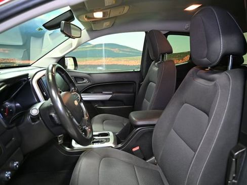 Used 2016 Chevrolet Colorado LT w/ LT Convenience Package image 24