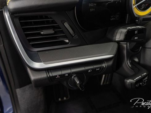 Used 2022 Porsche 911 Turbo image 29