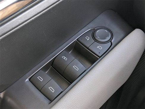 Used 2024 Chevrolet Colorado ZR2 w/ ZR2 Convenience Package III image 19