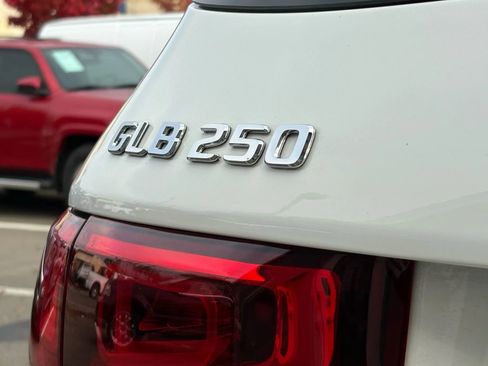 Used 2023 Mercedes-Benz GLB 250 image 32