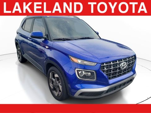 Used 2022 Hyundai Venue Limited FWD image 1