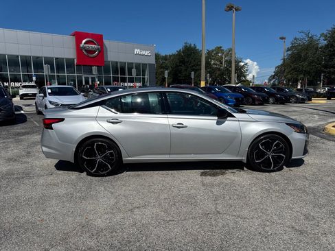 New 2025 Nissan Altima 2.5 SR w/ SR Premium Package image 5