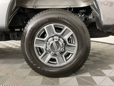 Used 2023 Ford F250 Lariat AWD/4WD image 9