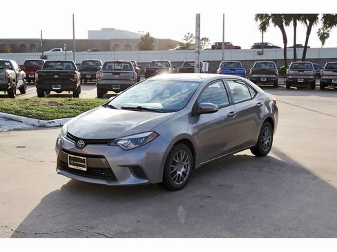 Used 2016 Toyota Corolla LE image 3