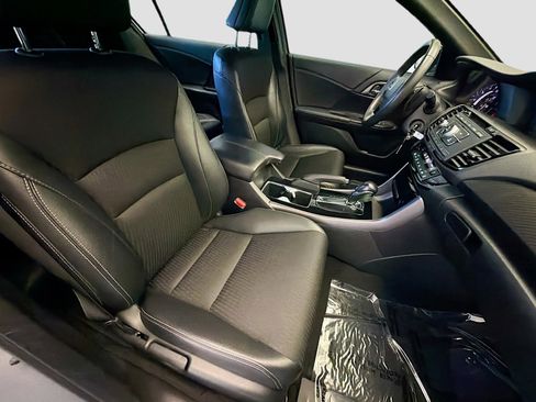 Used 2016 Honda Accord Sport image 14