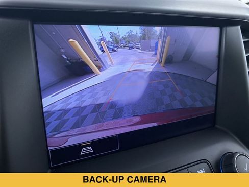 Used 2023 GMC Acadia SLT w/ Preferred Package FWD image 6