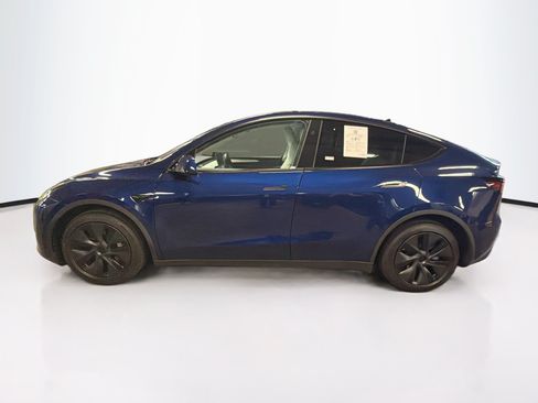 Used 2024 Tesla Model Y Long Range AWD/4WD image 4
