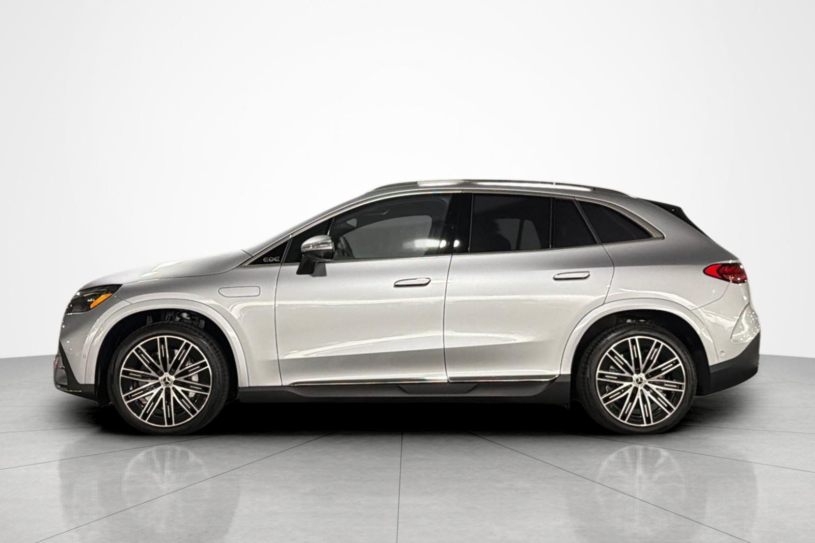 New 2027 Mercedes-Benz EQE 320 4MATIC SUV image 2
