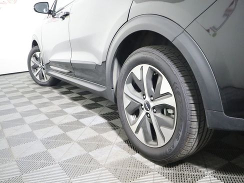 Used 2022 Kia Niro EX FWD image 23