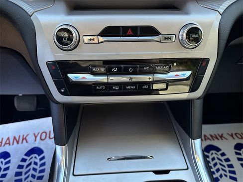 Used 2023 Ford Explorer XLT w/ Equipment Group 202A image 23