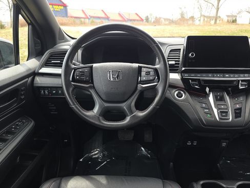 Used 2025 Honda Odyssey Sport-L image 14