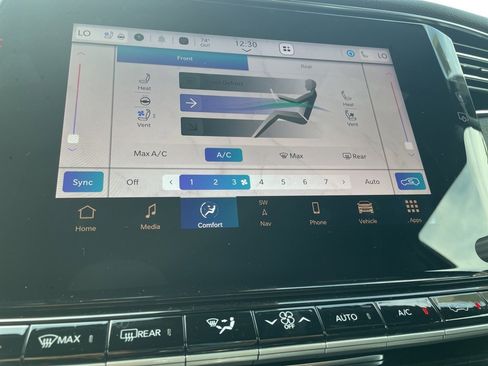 New 2025 Jeep Wagoneer 4WD w/ Convenience Group I image 26