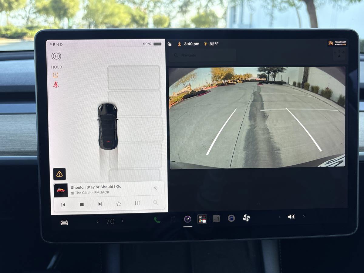 Used 2021 Tesla Model Y Long Range AWD/4WD image 23