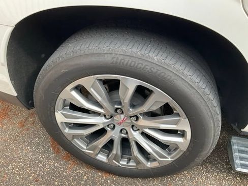 Used 2021 GMC Yukon Denali w/ Denali Ultimate Package AWD/4WD image 13